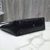 日本未入荷★ヴァレンティノ トートバッグ 偽物★ カーフスキン ミディアム ロックスタッドバッグ Vup50998 - 画像 (4)