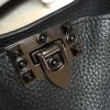 入手困難★ヴァレンティノ トートバッグ コピー★ カーフスキン ミディアム ロックスタッドバッグ Vun89155 - 画像 (4)