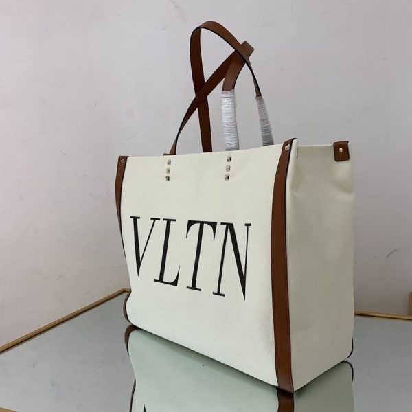 入手困難ヴァレンティノ トートバッグ 偽物 ショッピングバッグ NEON VLTN キャンバス ミディアム Vui76345 - 画像 (4)
