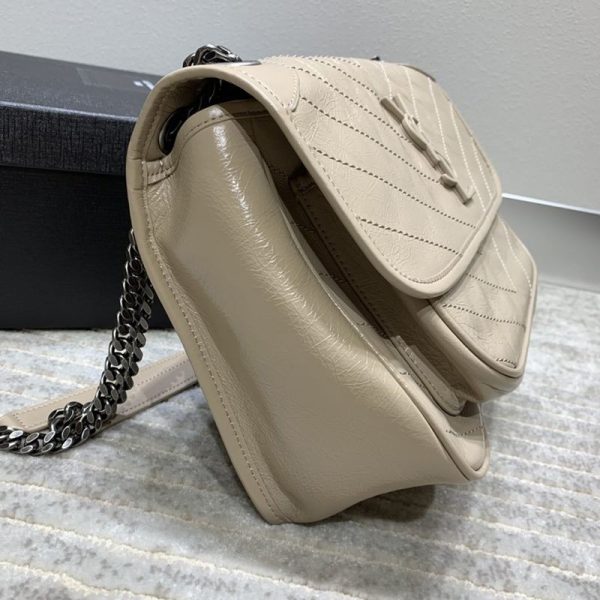 22AW新作サンローラン ショルダーバッグ 偽物 ニキ ミディアム クリンクルヴィンテージレザー Sal38015 - 画像 (3)
