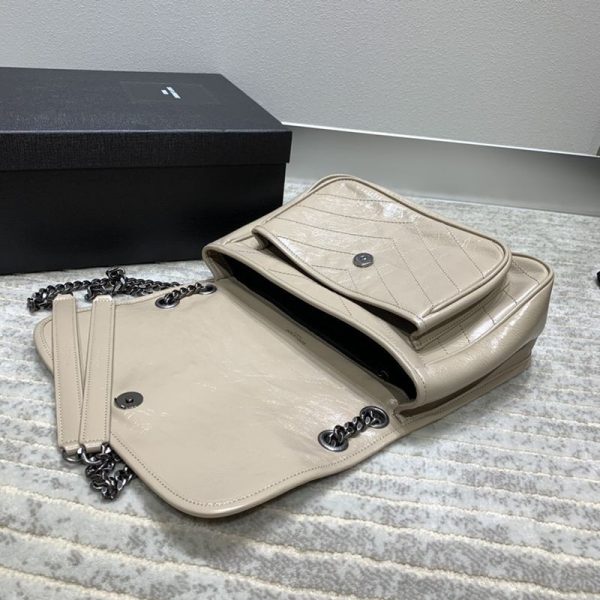 22AW新作サンローラン ショルダーバッグ 偽物 ニキ ミディアム クリンクルヴィンテージレザー Sal38015 - 画像 (4)