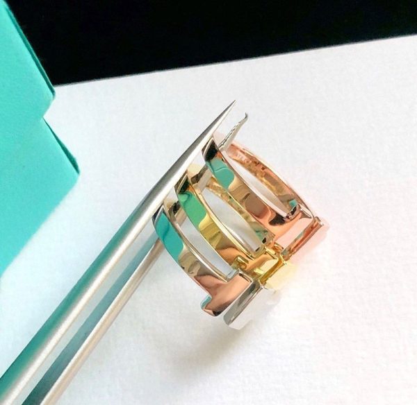 人気急上昇 ティファニー T ワイヤー リング コピー 18K Tio45473 - 画像 (3)