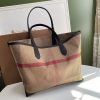 関送込 バーバリー ポケットバッグ 偽物 アウトドア旅行 チェック リバーシブルバッグ Bag40122 - 画像 (5)