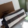 関送込 バーバリー ポケットバッグ 偽物 アウトドア旅行 チェック リバーシブルバッグ Bag40122 - 画像 (4)