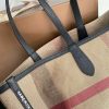 関送込 バーバリー ポケットバッグ 偽物 アウトドア旅行 チェック リバーシブルバッグ Bag40122 - 画像 (6)
