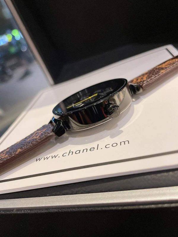 送料込 ルイヴィトン 時計 コピータンブール ストリート ダイバー  40mm vuj15515 - 画像 (4)