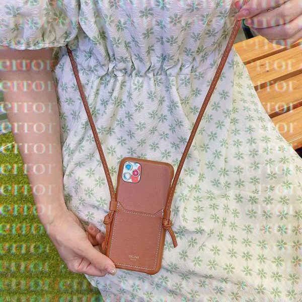 セリーヌ☆トリオンフ 偽物ストラップ付き iPhone11/12 pro ケース♪ Ces83619 - 画像 (9)