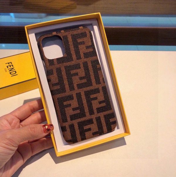 完売必至 フェンディ ストラップ付！iPhone13/12/11 PROケース fen15821 - 画像 (4)
