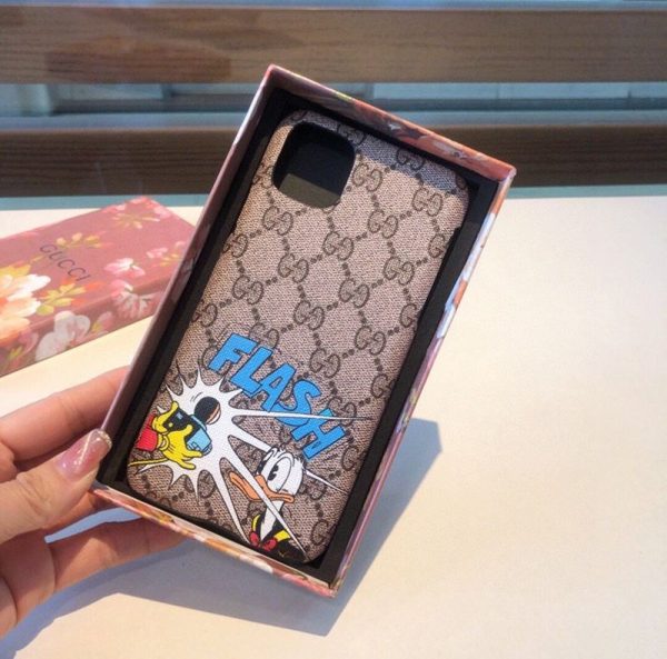 春もの新作グッチ ディズニーコラボ ドナルドダック iPhoneケース 偽物 gur94841 - 画像 (3)
