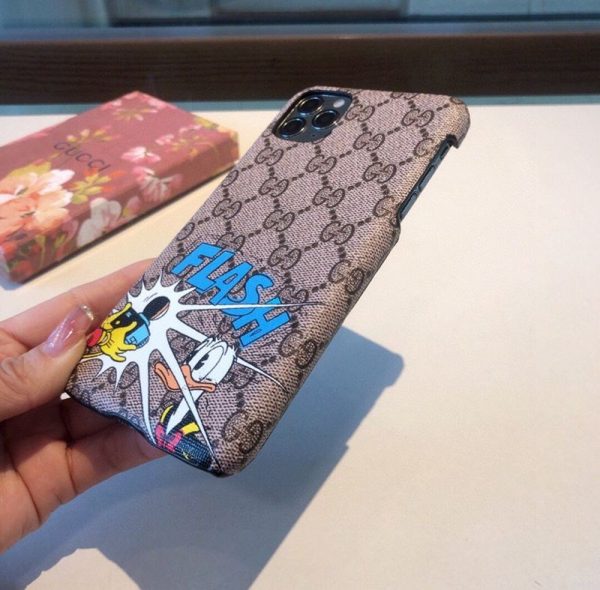 春もの新作グッチ ディズニーコラボ ドナルドダック iPhoneケース 偽物 gur94841 - 画像 (5)