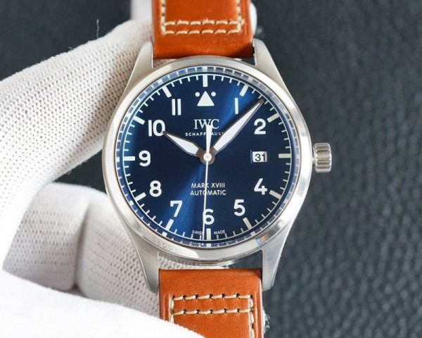 世界中で大人気♪IWC コピー パイロットウォッチ マーク18 プティプランス iwx76613 - 画像 (2)