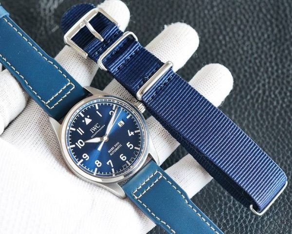 世界中で大人気♪IWC コピー パイロットウォッチ マーク18 プティプランス iwx76613 - 画像 (4)