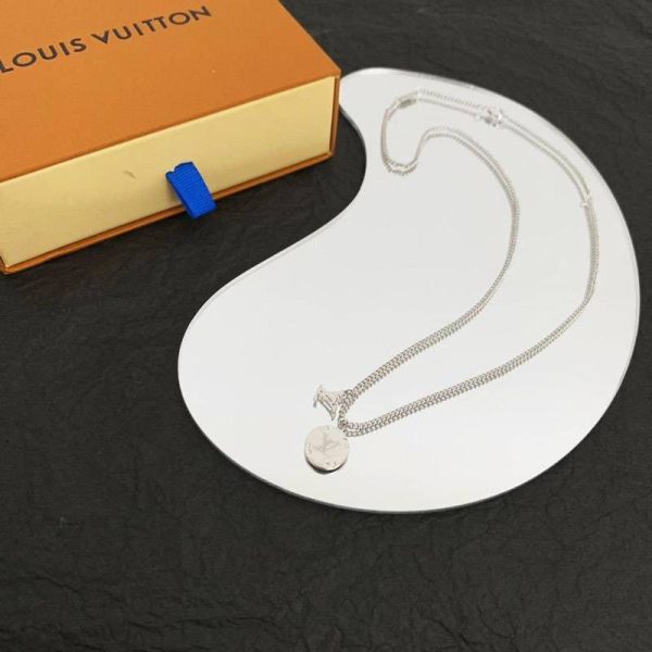 送料込ルイヴィトン LVロゴ ネックレス スーパーコピー vue79786 - 画像 (2)