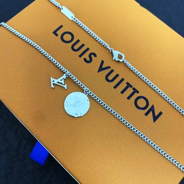 送料込ルイヴィトン LVロゴ ネックレス スーパーコピー vue79786 - 画像 (5)