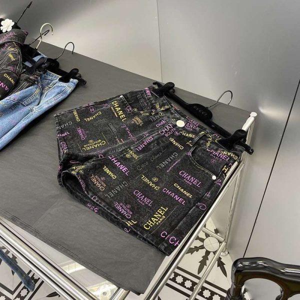 最安値挑戦シャネル プリント デニム ショートパンツ 偽物 shn13678 - 画像 (6)