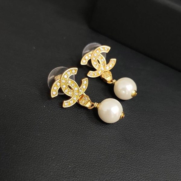 人気急上昇シャネル 偽物 CCロゴ レジン & ストラス ピアス shd54846 - 画像 (4)