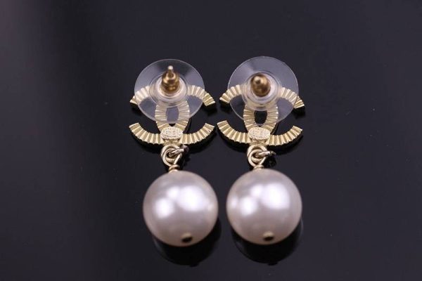日本未入荷シャネル 偽物 CCロゴ レジン & ストラス ピアス shx25580 - 画像 (4)