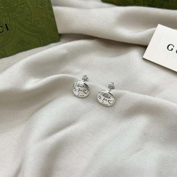 争奪戦 グッチ ブラインド フォー ラブ シルバー ピアス コピー guk56702 - 画像 (9)
