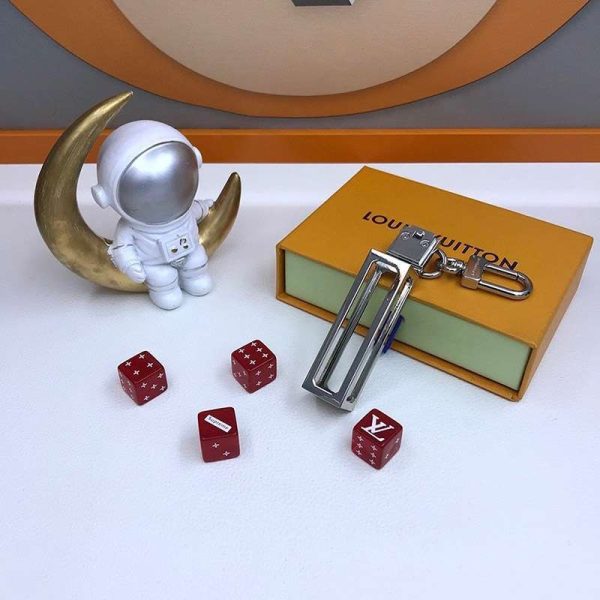 人気 新作 ルイヴィトン シュプリーム サイコロ キーホルダー コピー 赤 vuj82517 - 画像 (3)
