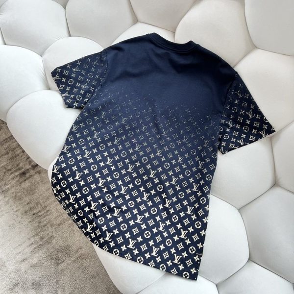 世界中で大人気♪​ルイヴィトン LVSE モノグラムグラディエント Tシャツ 偽物 vuw80110 - 画像 (3)