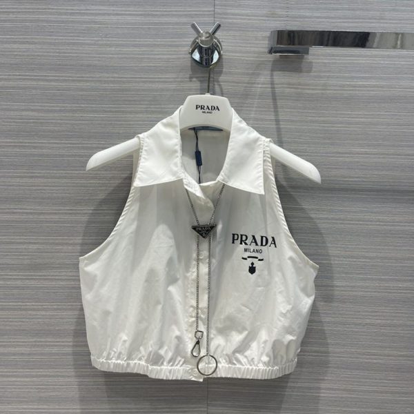 一目惚れ♪関税込プラダ Re Nylon ギャバジン ショートパンツ 偽物 ロゴ 上下セット puh39890 - 画像 (3)
