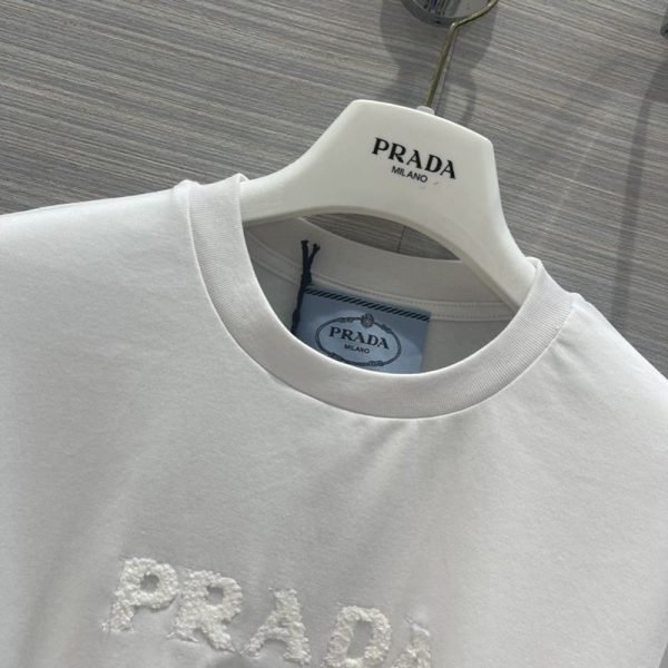 【日本未発売】プラダ 刺繍入り ジャージー Tシャツ パロディ 半袖☆送料込 puj71082 - 画像 (2)