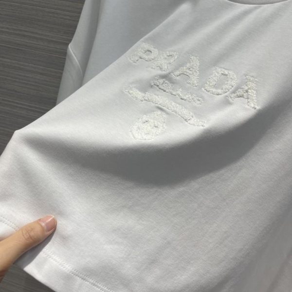 【日本未発売】プラダ 刺繍入り ジャージー Tシャツ パロディ 半袖☆送料込 puj71082 - 画像 (4)