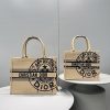 目を惹くカラーディオール ブックトート 偽物 ミディアムバッグ M1296ZRUW_M918