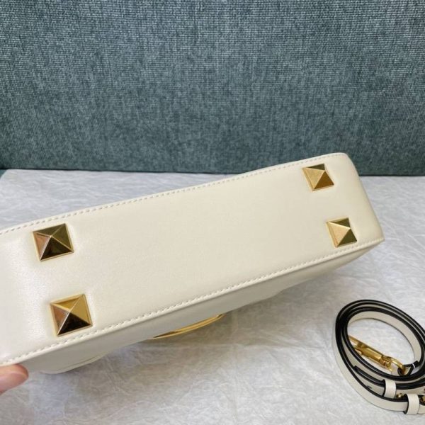大人気！可愛い ヴァレンティノ スタッズサイン ショルダーバッグ コピー Vua88852 - 画像 (6)