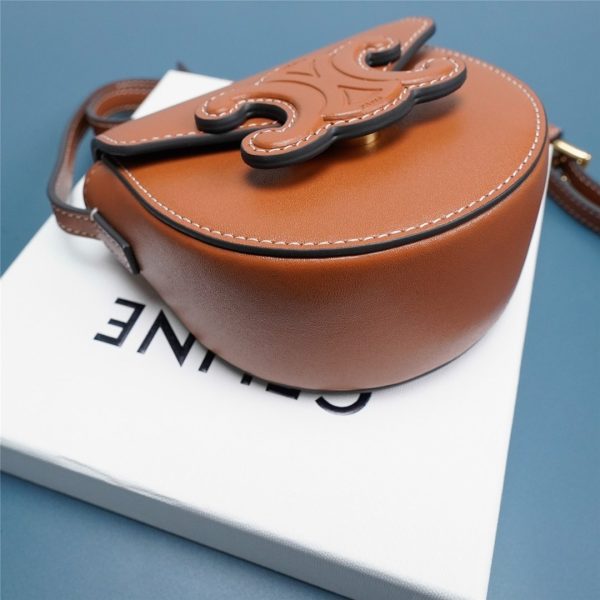 【日本未発売】セリーヌ 偽物 ミニ ブザス キュイル トリオンフ ショルダーバッグ 10J303DPQ04LU - 画像 (4)