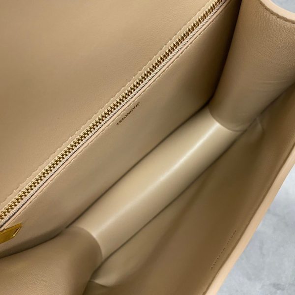最安値挑戦セリーヌ チェーン ブザス トリオンフ ショルダーバッグ コピー Ces03951 - 画像 (5)