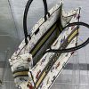 入手困難ディオール BOOK TOTE 偽物 ジャルダン ディヴェール 花柄 刺繍 S M L dew17736 - 画像 (5)