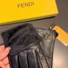 フェンディ ロゴ入り ブラックラムレザーのグローブ 偽物 fer70863 - 画像 (3)