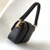 超話題!【FENDACE】ブローチ バゲット レザー バッグ スーパーコピー feo63238 - 画像 (3)
