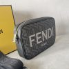 人気急上昇 フェンディ ROMA FFファブリック カメラケース コピー feg56072 - 画像 (2)