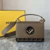 入手困難品！フェンディ FFロゴ 偽物 バッグ ショルダーバッグ fee69010