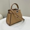 最新でオシャレフェンディ 偽物 ピーカブー ミニ アイコニック スモール feu49262 - 画像 (2)