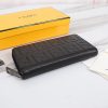 目を惹くカラーフェンディ ラムレザー ピーカブー カスタマイズ ロゴ カード ジッパーウォレット コピー 7M0264A72VF0GXN - 画像 (5)