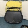 入手困難 ヴァレンティノ V Logo Leather ショルダーバッグ Vuv85120 - 画像 (6)