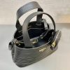 セレブ多数愛用プラダ レザー ミディアム トートバッグ 偽物 ストラップ付き ロゴ 3サイズ puc14937 - 画像 (10)