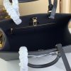 【大きなLVが特徴的♪】ルイヴィトン★オンザゴー MM コピー トートバッグ M24834 - 画像 (9)