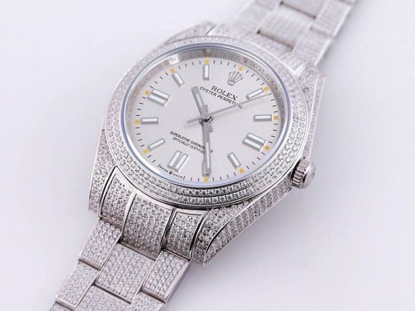 大人気！ ロレックス 時計 偽物 オイスターパーペチュアル 41 ホワイト 全面ダイヤ メンズ M124300