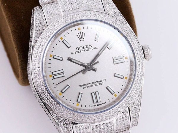 大人気！ ロレックス 時計 偽物 オイスターパーペチュアル 41 ホワイト 全面ダイヤ メンズ M124300 - 画像 (2)