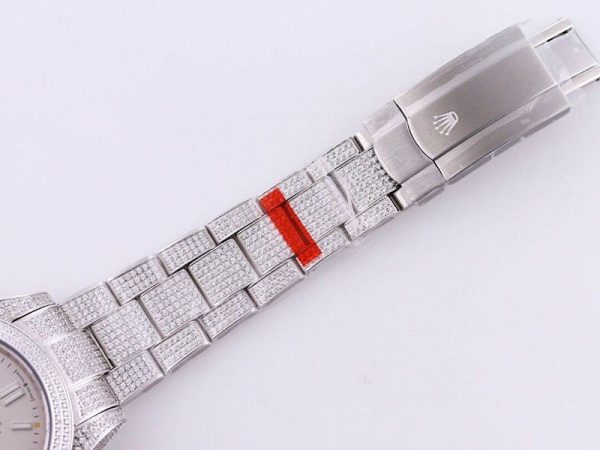 大人気！ ロレックス 時計 偽物 オイスターパーペチュアル 41 ホワイト 全面ダイヤ メンズ M124300 - 画像 (6)