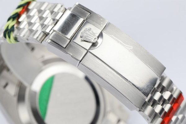 世界中で大人気♪ロレックス ブルー サブマリーナ 偽物 デイト 自動巻き ホワイトゴールド メンズ 116619LB - 画像 (8)