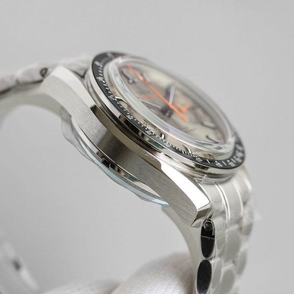 完売前に！オメガ スピードマスター 偽物★レーシング マスター クロノメーター 44.25mm 329.30.44.51.06.001 - 画像 (6)