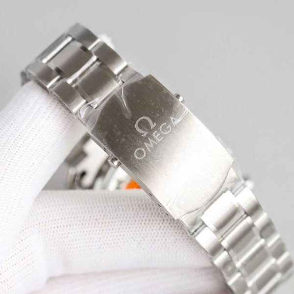 完売前に！オメガ スピードマスター スーパーコピー★レーシング マスター クロノメーター 44.25mm 329.30.44.51.04.001 - 画像 (6)