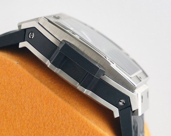★日本!!人気！ウブロ スピリット コピー オブ ビッグバン チタニウム ブルー 641.NX.7170.LR - 画像 (7)
