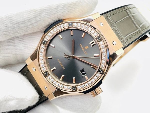 完売必至 ウブロ 時計 スーパーコピー クラシックフュージョン チタニウム ダイヤモンド huz72263 - 画像 (2)