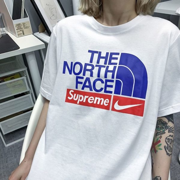 入手困難 シュプリーム xノースフェイス x ナイキ コラボ★スペシャルロゴTシャツ Nom85360 - 画像 (4)